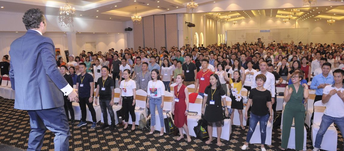 Image of students working on material in an NLP Top Coach course.